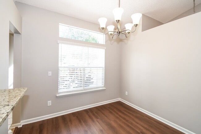 Building Photo - 3123 Olde Sutton Parke Dr