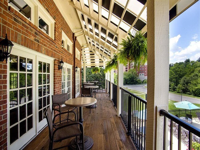 Covered veranda with a beautiful view - The Overlook at St. Thomas