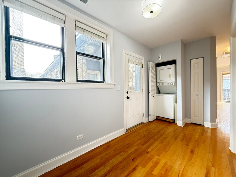 Building Photo - 1151 W Grace St