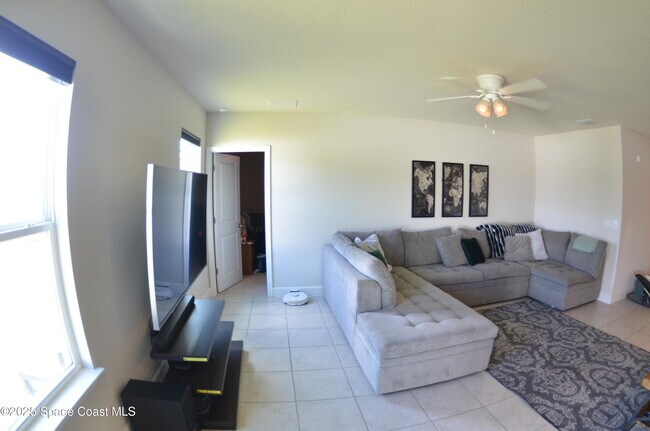 Building Photo - 125 Lavenna Ave