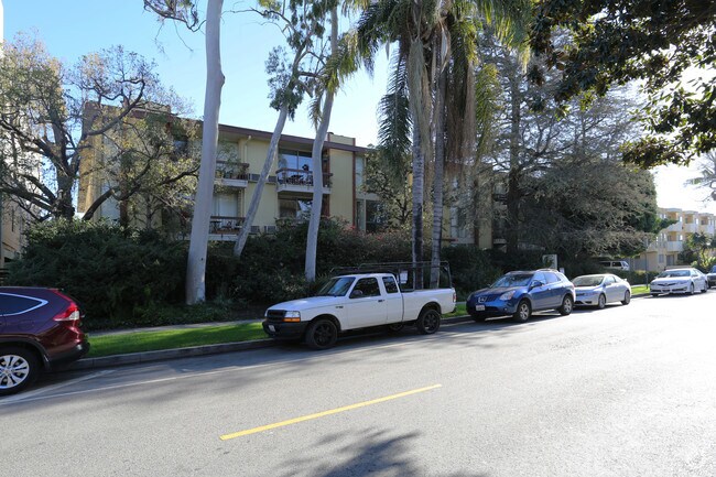 Primary Photo - Casa Overlanda Apartments