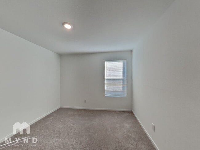 Building Photo - 1262 Basswood Dr