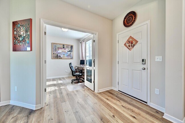 Building Photo - 19 Mel Lawn Dr