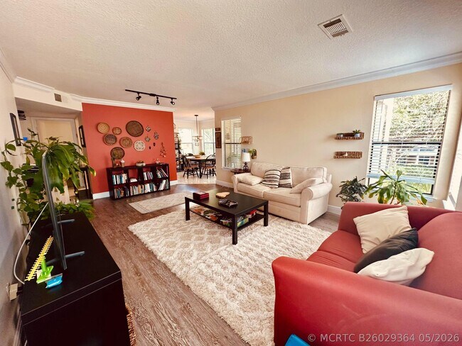 Building Photo - 225 S Tropical Trail