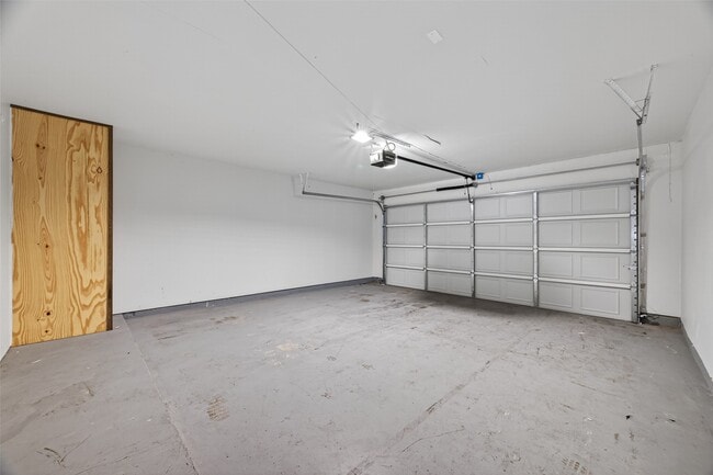 Building Photo - 5211 Devon Green Dr