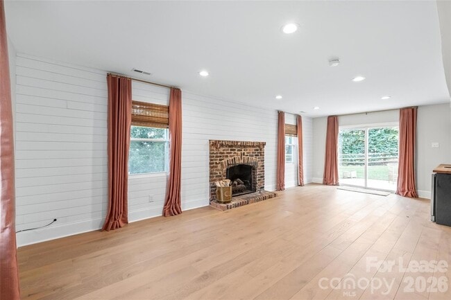 Building Photo - 3800 Terrebonne Ct