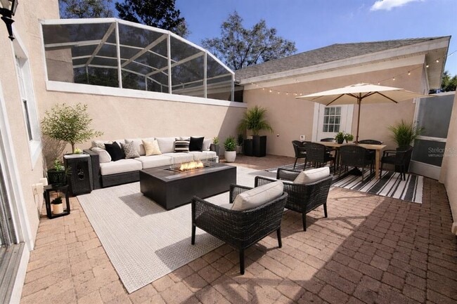 Building Photo - 8911 Silk Bay Pl