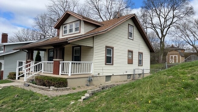 Building Photo - 1561 Sacramento Ave