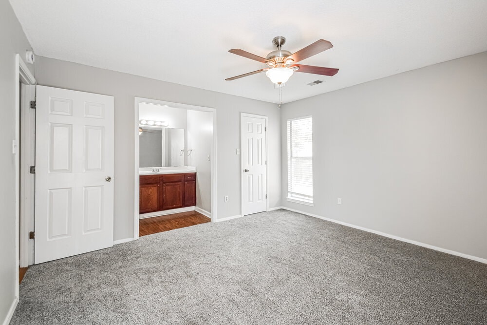 Building Photo - 10378 Yates Dr
