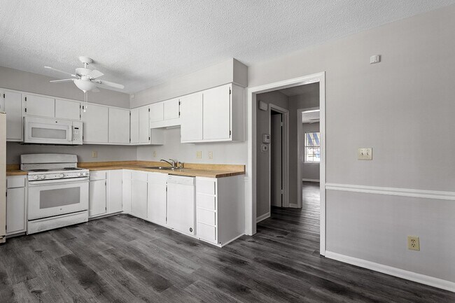 Building Photo - 7 Jadewood Ct