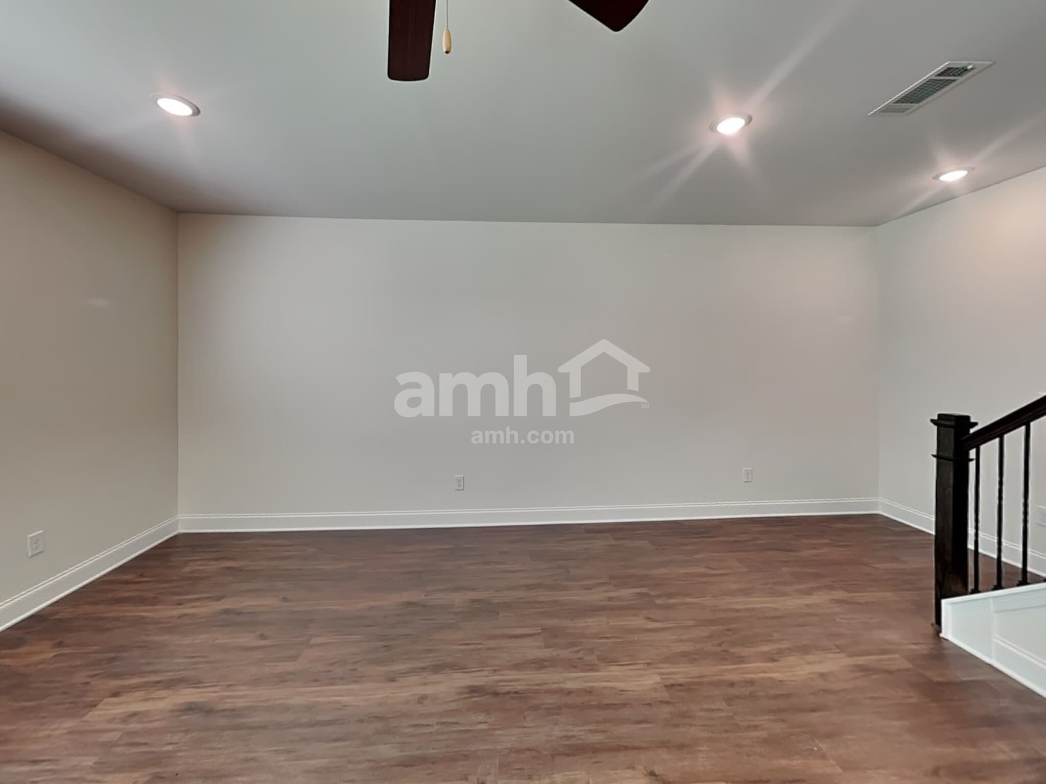 Building Photo - 3860 Chivalry Dr