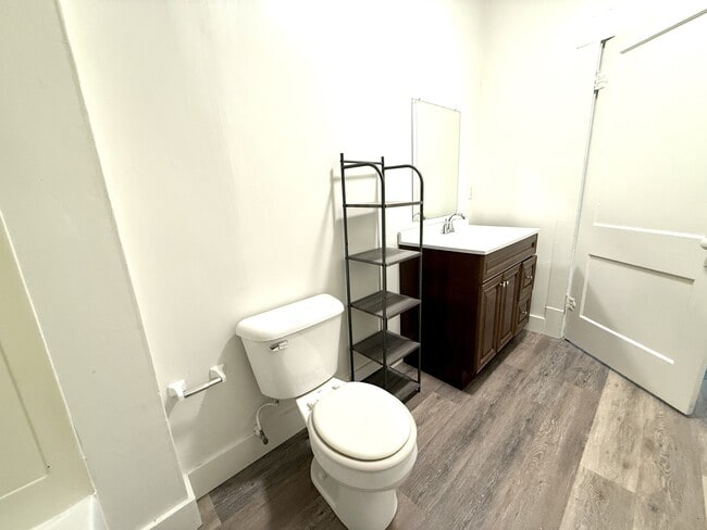 Building Photo - 518 3rd Ave NW