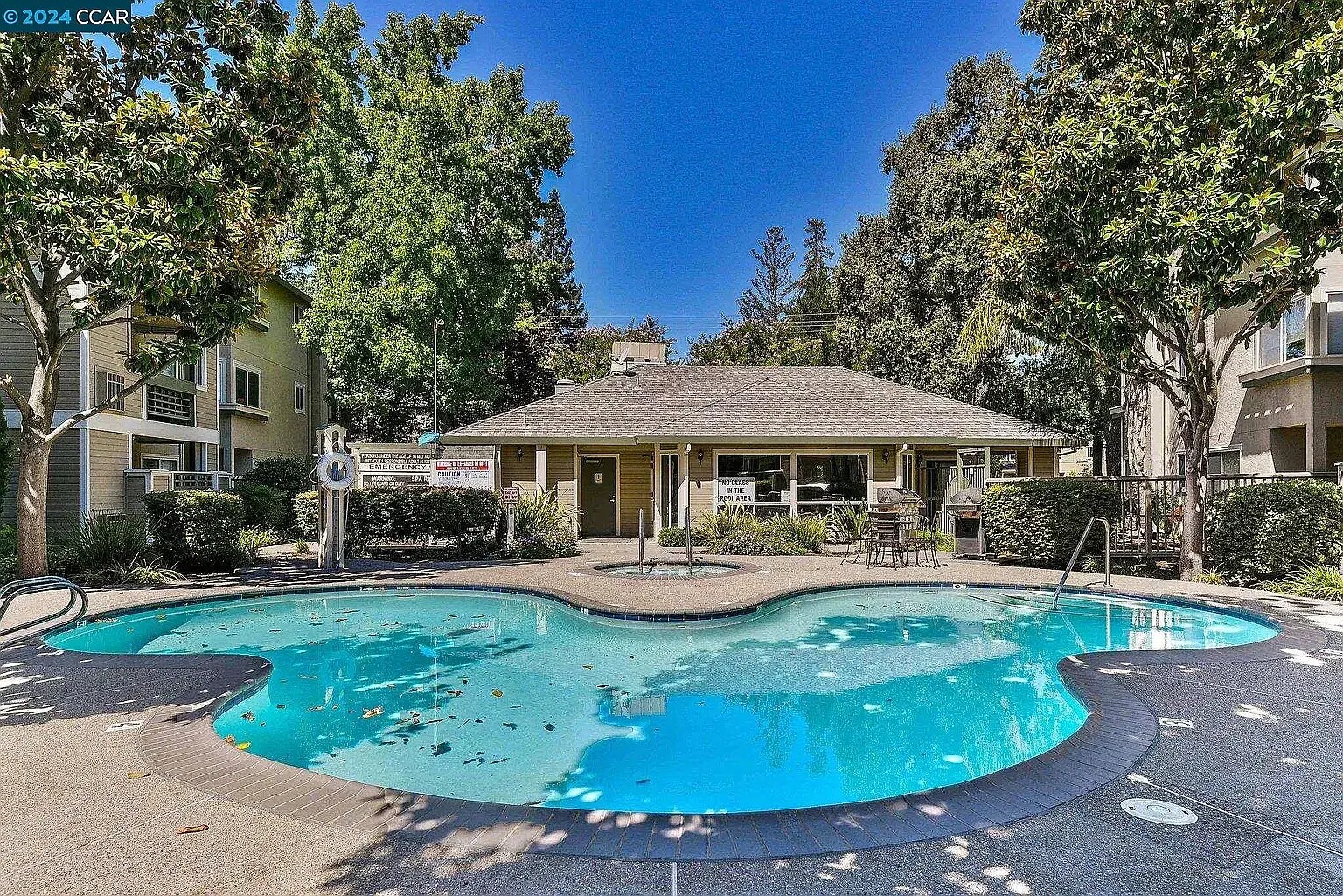 Building Photo - 2530 Oak Rd