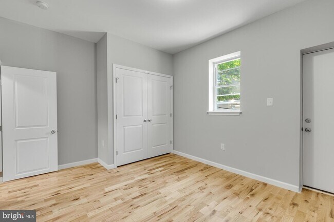 Building Photo - 410 Diamond St