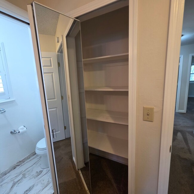 Building Photo - 4BD/2.5BA Single Story, Court Location on Walnut Creek Border