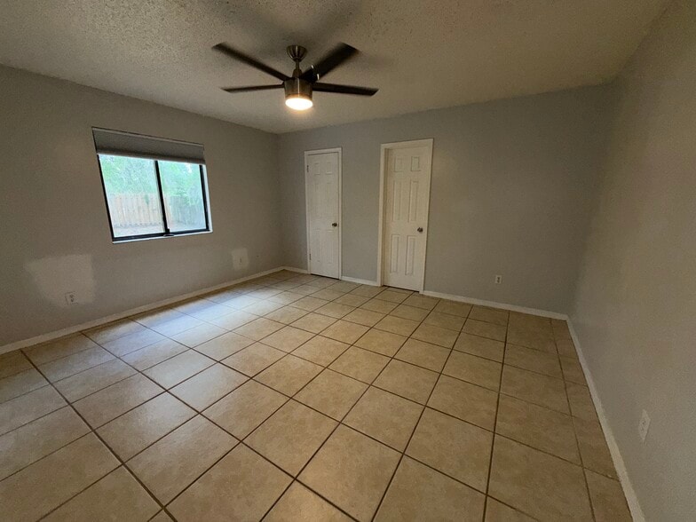 Building Photo - 8418 Bottlebrush Ct