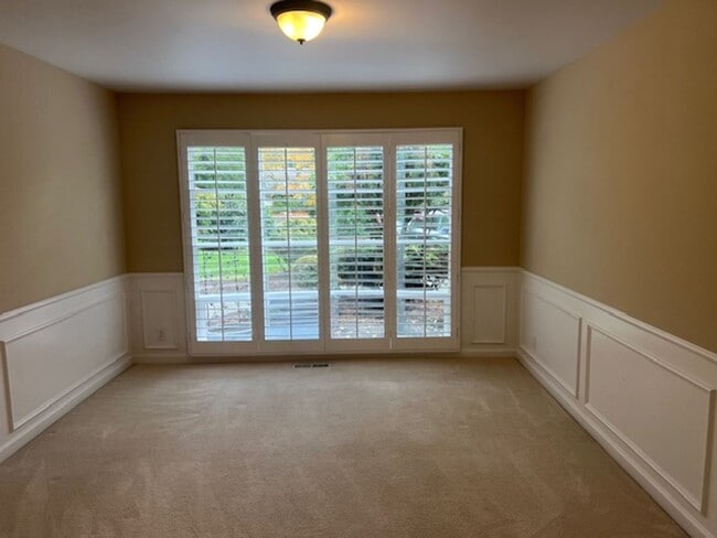 Building Photo - Highly desirable Sammamish 3 bedroom, 3 ba...