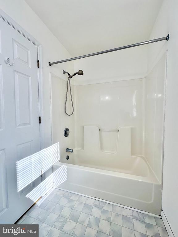 Building Photo - 8337 Colony Cir
