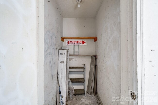 Building Photo - 8518 Castle Pine Ct