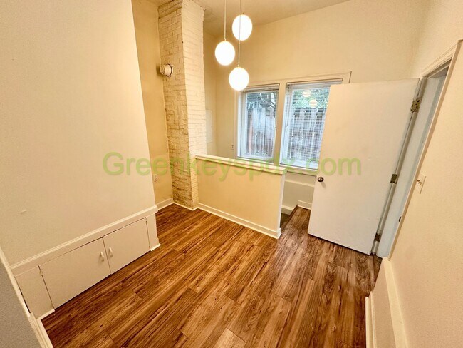 Building Photo - 4-Bedroom 2-Bathroom Mid-Century Ranch wit...