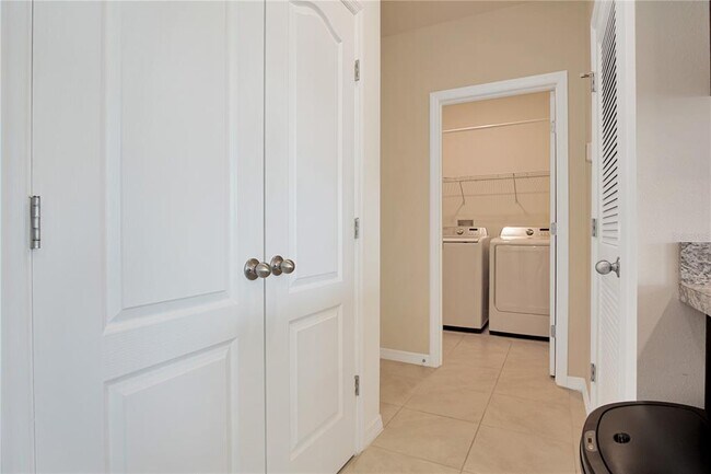 Building Photo - 245 Sofia Ln