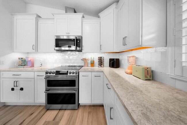 Building Photo - 555 S Gulf Dr