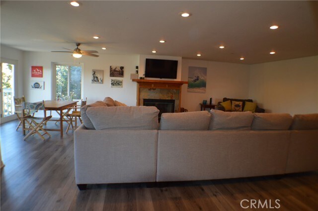 Building Photo - 220 Avenida Montalvo