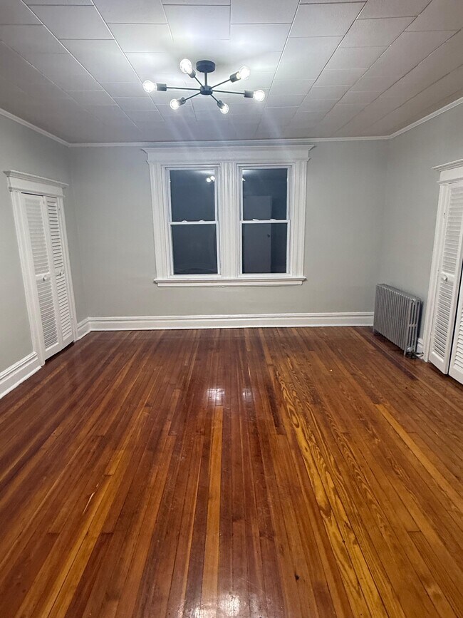 Building Photo - 421 N 7th St