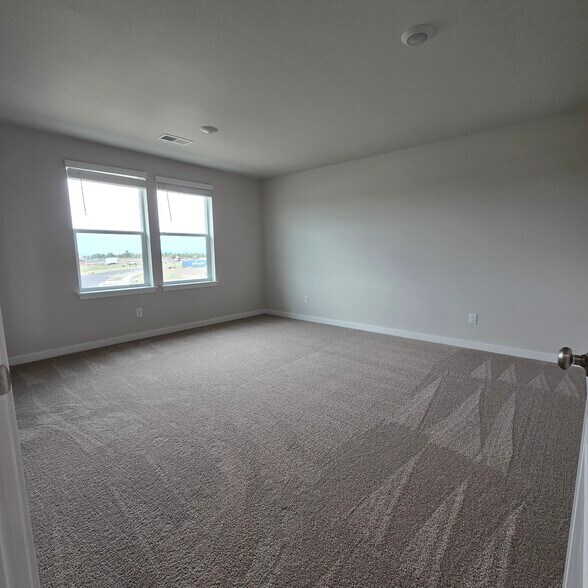 Building Photo - 21249 SE Pelee Dr