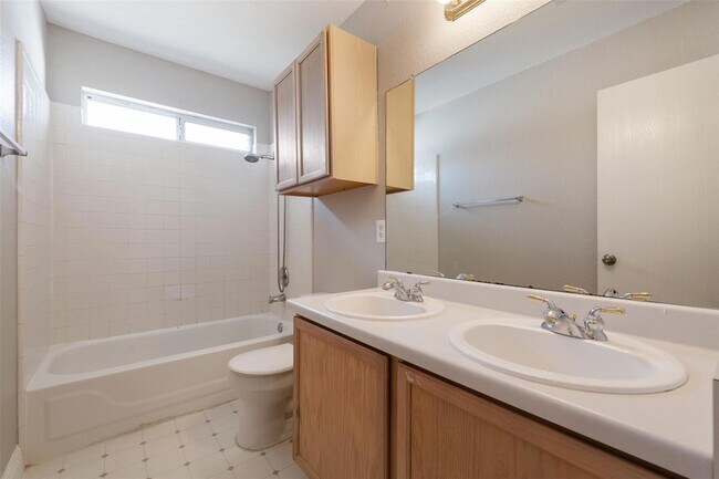 Building Photo - 1809 Vanderhill Cove