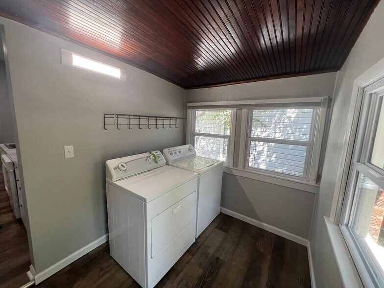 Laundry - 641 Tenny Ave