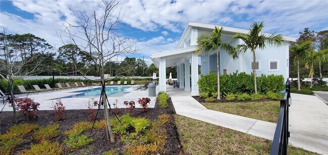 Building Photo - 4012 Via Sienna Cir