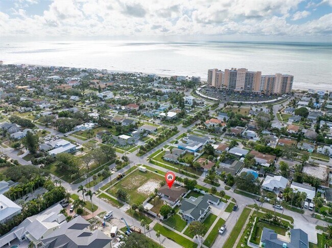 Building Photo - 907 Narcissus Ave