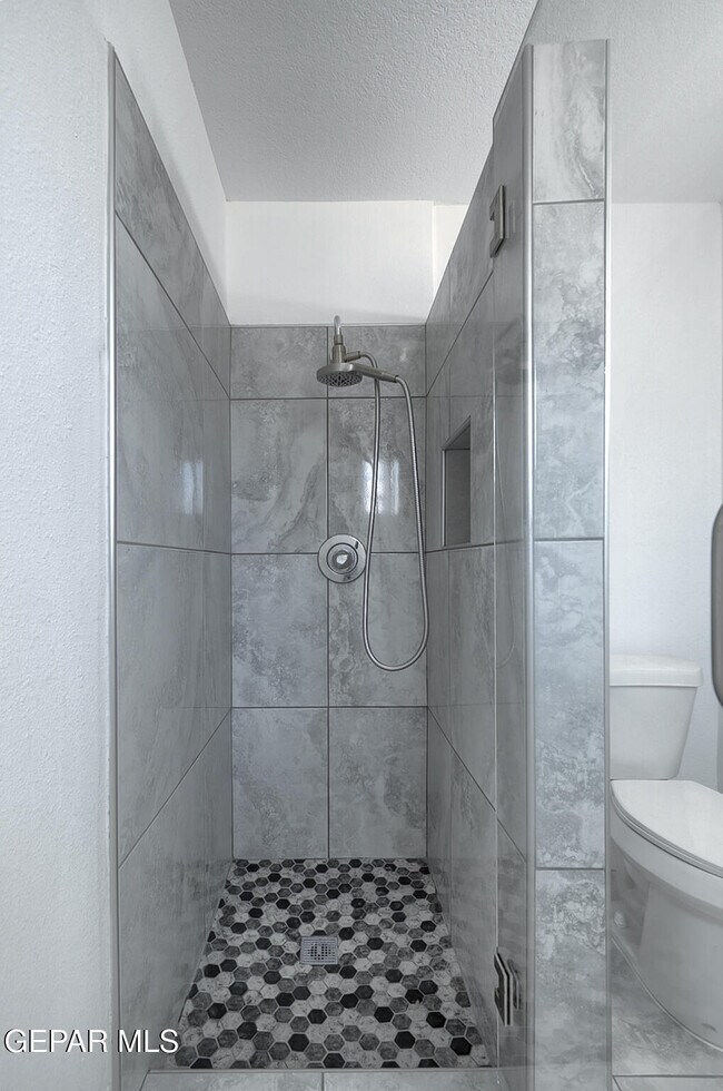 Building Photo - 9709 Vallarta Dr