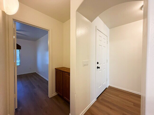 Building Photo - Beautiful Goodyear Home in Centerra – Spacious, Stylish & Move-In Ready!