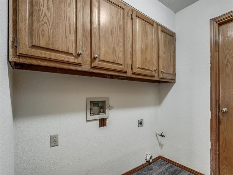 Building Photo - 10208 Pinckney Ct