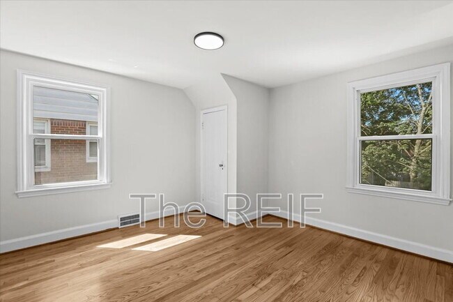 Building Photo - 17421 Quincy St