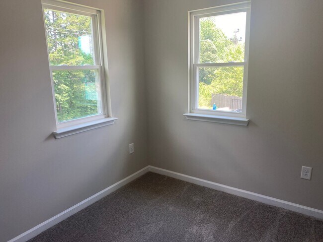 Building Photo - Beautiful 3 bedroom 2.5 bathroom home in C...
