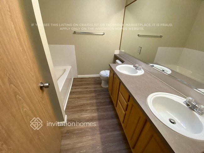 Building Photo - 17902 Panorama Blvd E