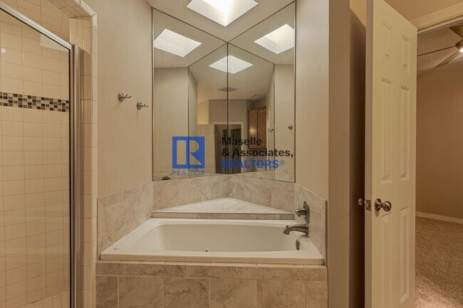 Building Photo - 4 Bed/2.5 Bath Home in Jackson in Heatherton
