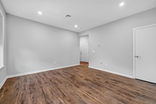 Building Photo - 90 Linden Ave