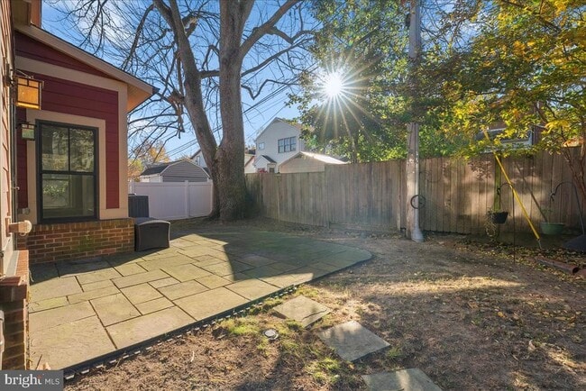 Building Photo - 902 Ramsey St