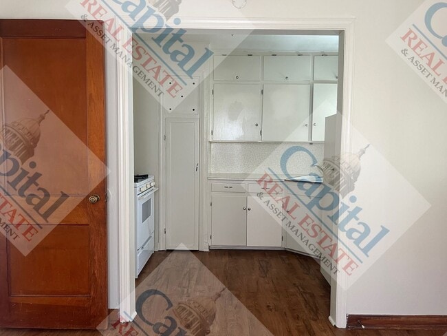 Building Photo - Take the Key!!!