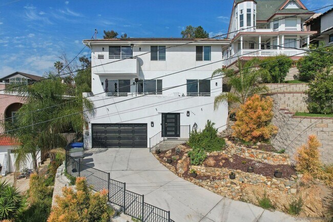Building Photo - 1644 Cuyamaca Ave