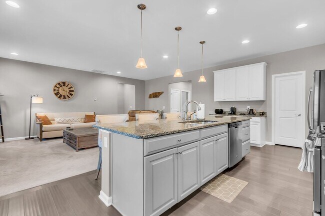 Building Photo - 6930 Wellsford Ln