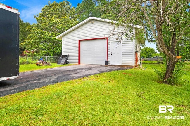 Building Photo - 11525 Brenda Rd