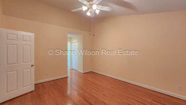 Building Photo - Spacious 3-Bed, 3-Bath Townhouse in Dalton