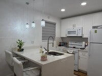 Building Photo - 2024 SE 27th Dr