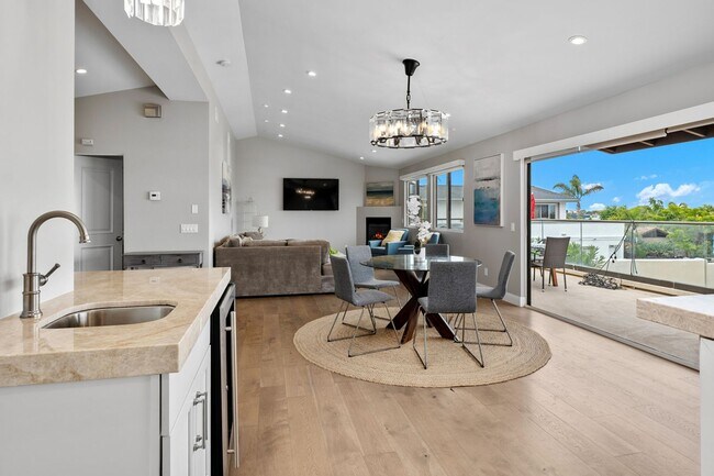 Building Photo - Furnished Oceanview Property