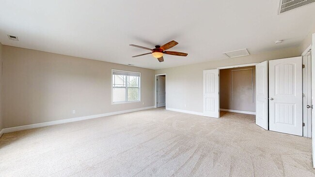 Building Photo - 4 Bedroom Home in Carolina Plantations!